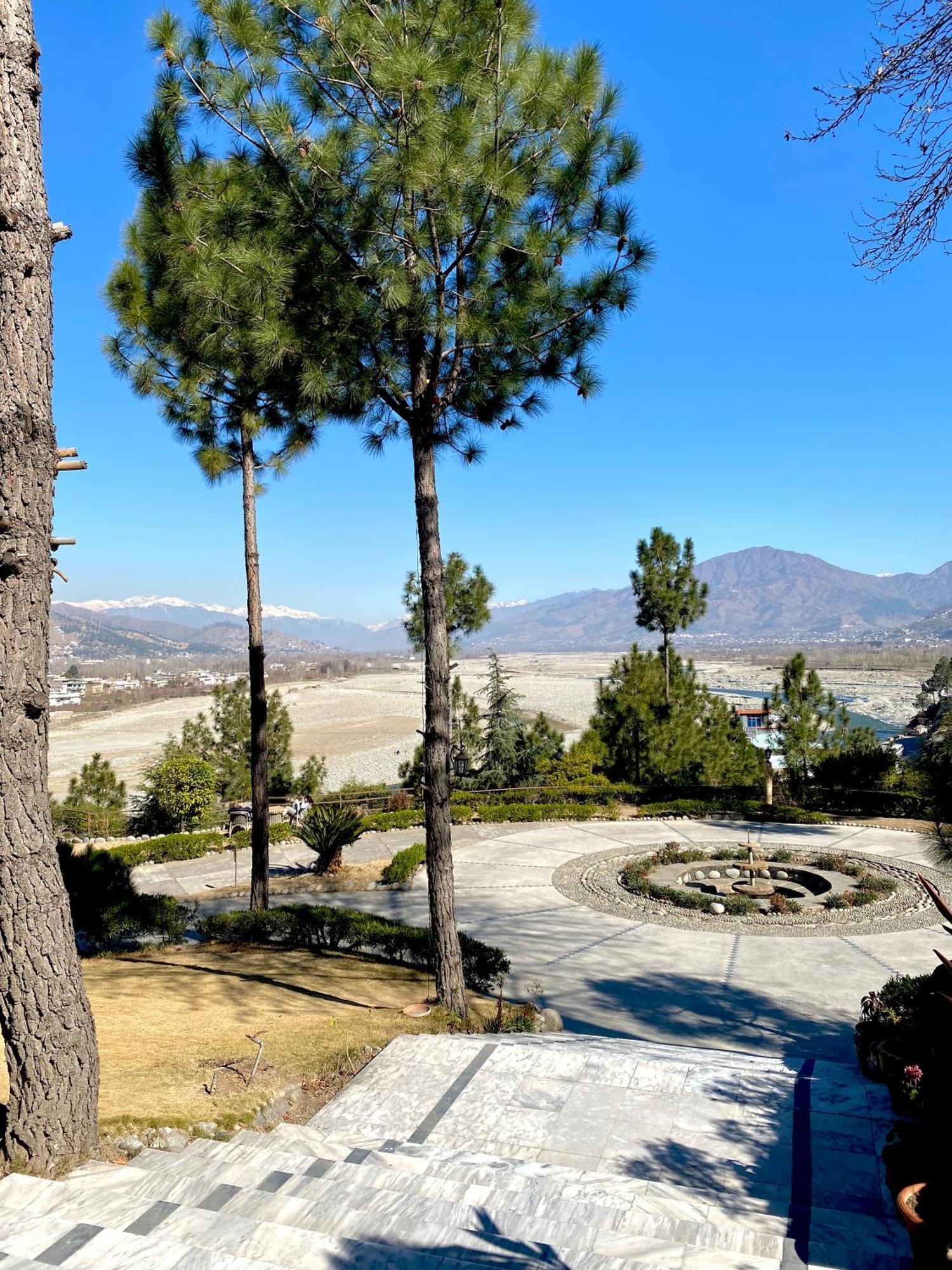 Rock City Resort Mingora Exterior photo