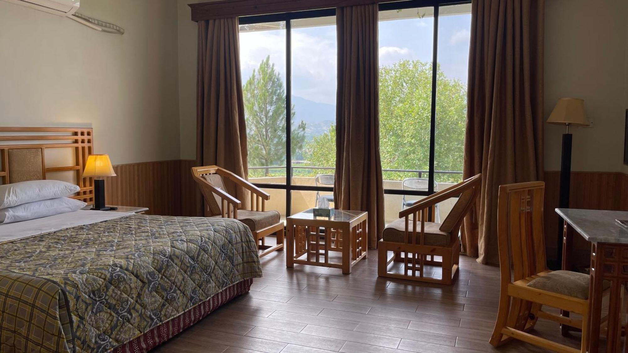 Rock City Resort Mingora Exterior photo