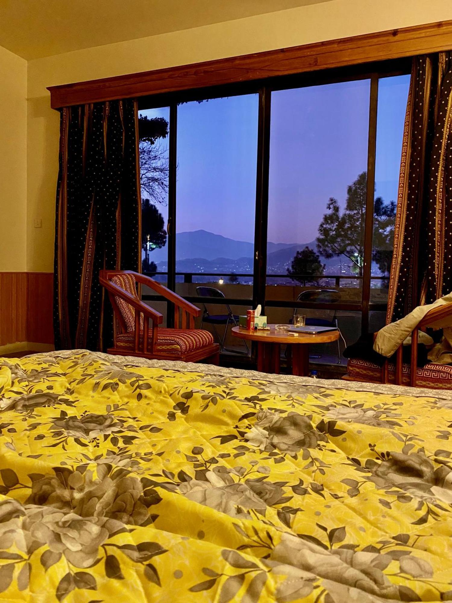 Rock City Resort Mingora Exterior photo