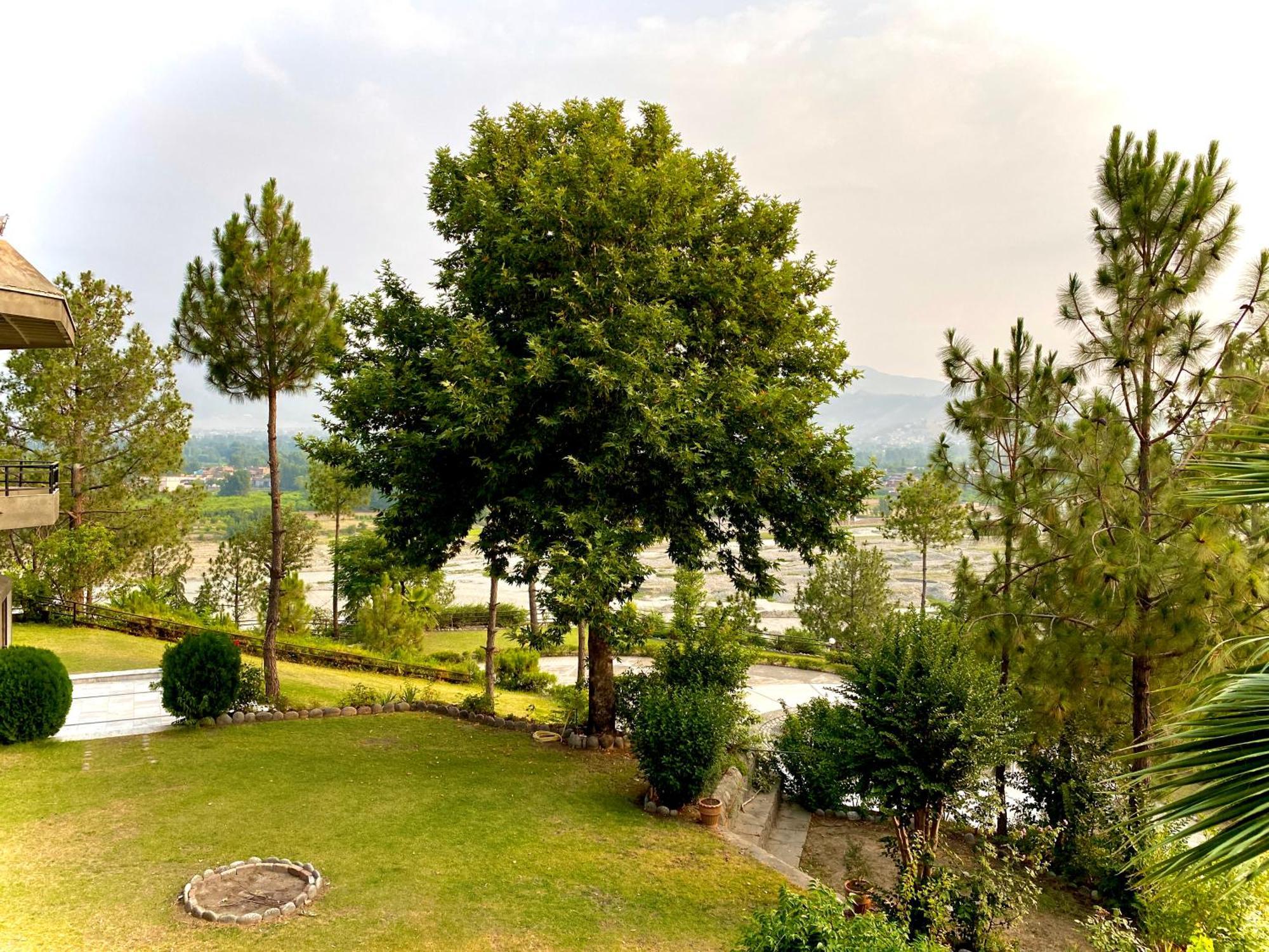 Rock City Resort Mingora Exterior photo