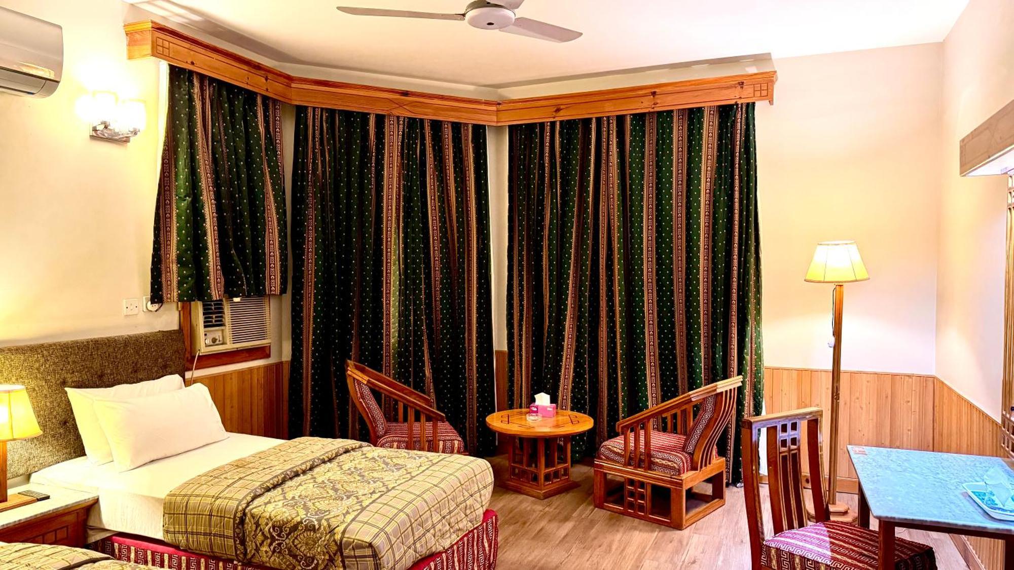 Rock City Resort Mingora Exterior photo