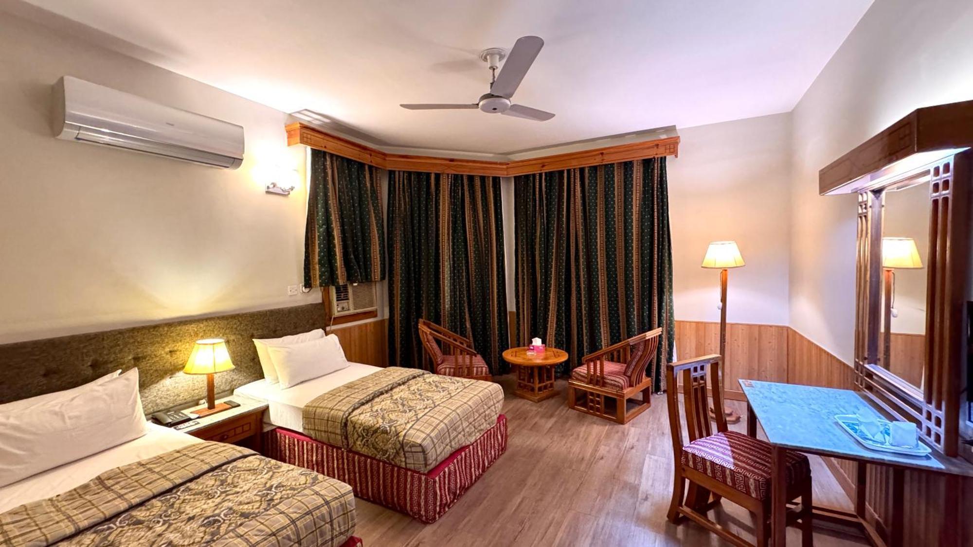 Rock City Resort Mingora Exterior photo